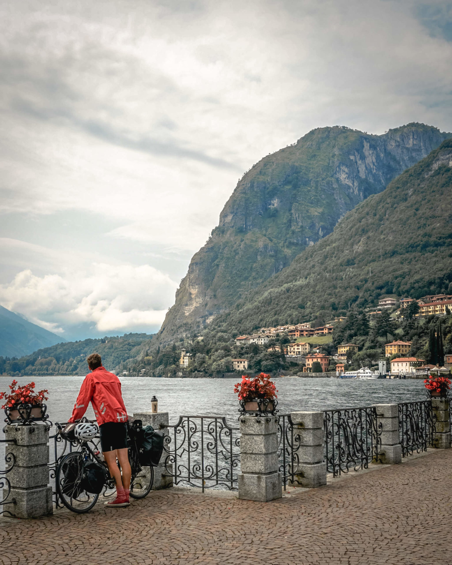 Cycling Lake Como